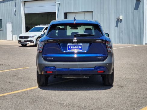 Certified 2025 Nissan Kicks SV AWD/4WD image 5