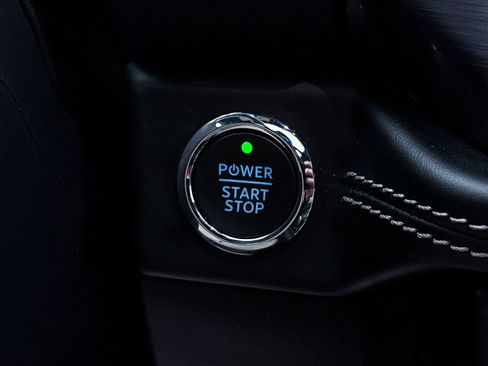 Used 2023 Ford F150 Lightning Platinum image 26