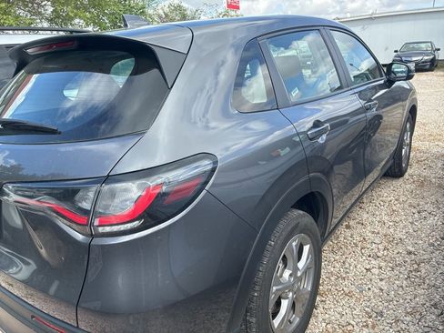Used 2025 Honda HR-V LX image 3