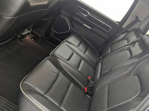 Used 2022 RAM 1500 Laramie AWD/4WD image 18