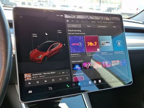 Used 2018 Tesla Model 3 Long Range image 18