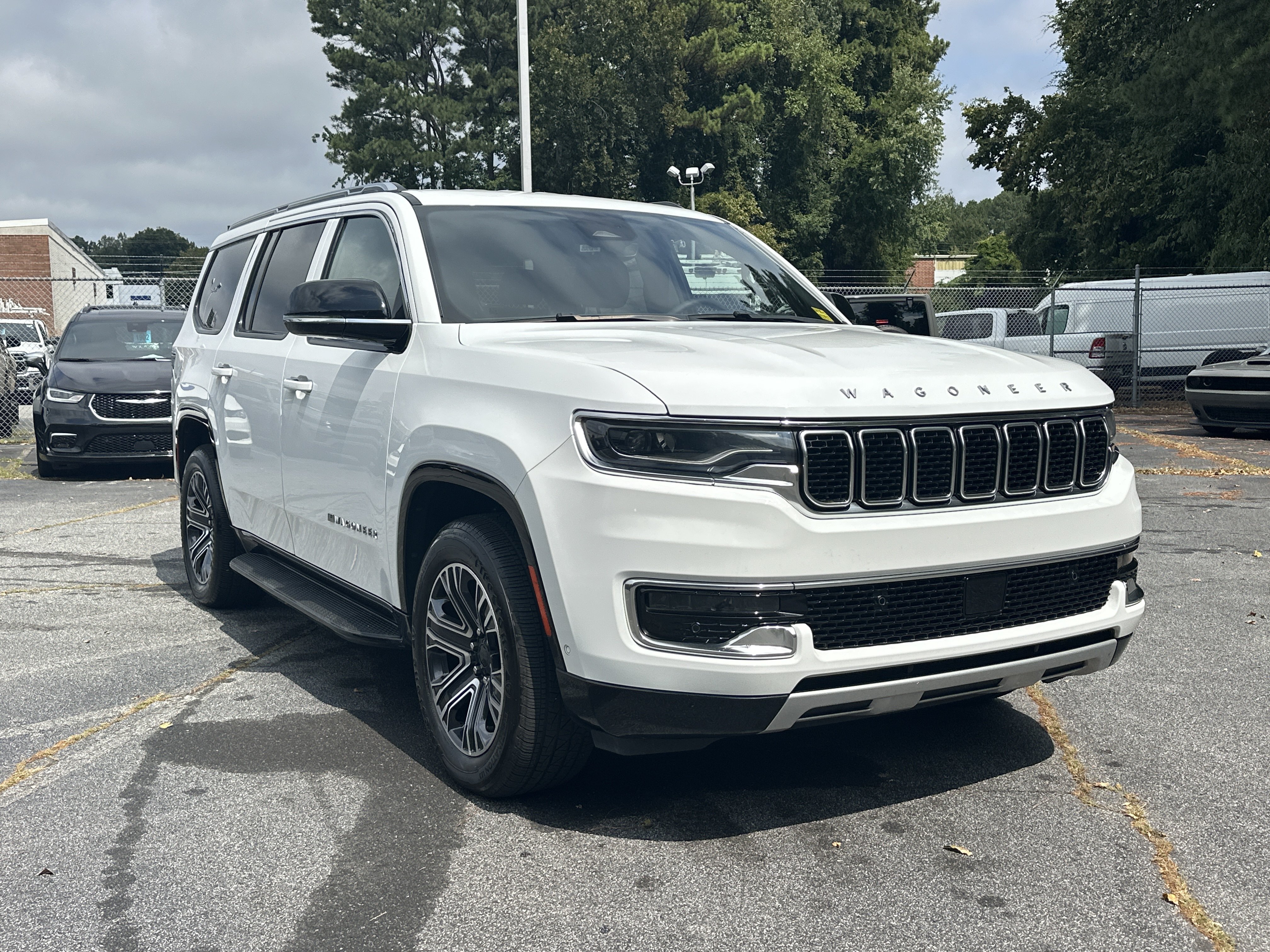 Used 2024 Jeep Wagoneer Series II w/ Flexible Seating Group RWD image 2