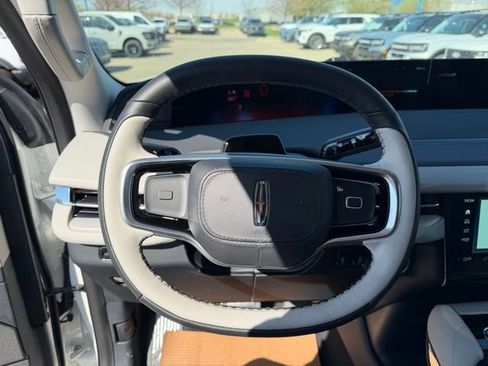 New 2026 Lincoln Navigator L Reserve AWD/4WD image 22