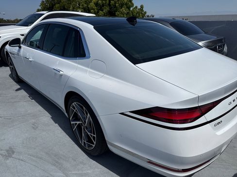 Used 2023 Genesis G90 3.5T AWD/4WD image 7