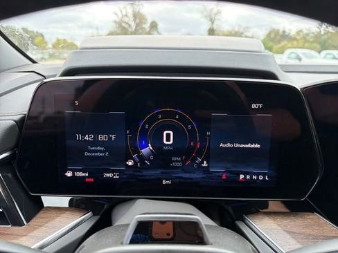 New 2026 Chevrolet Suburban High Country image 29