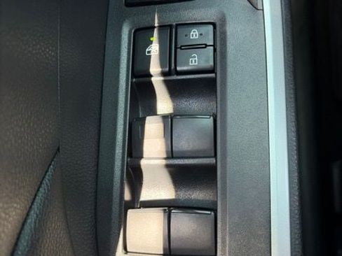 Used 2019 Toyota RAV4 XLE w/ Convenience Package AWD/4WD image 32