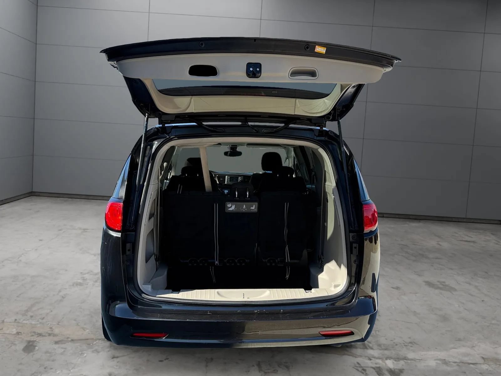 Used 2017 Chrysler Pacifica Touring FWD image 9