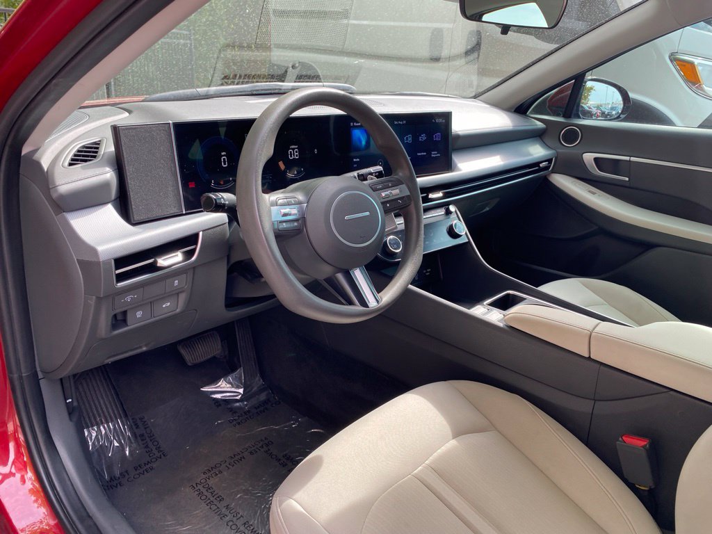 Used 2025 Hyundai Sonata SEL FWD image 9