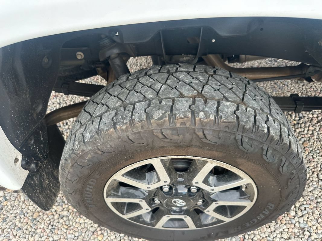 Used 2017 Toyota Tundra SR5 w/ SR5 Upgrade Package AWD/4WD image 43