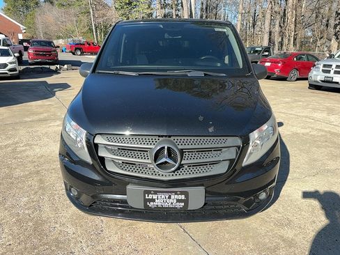 Used 2016 Mercedes-Benz Metris Passenger image 2
