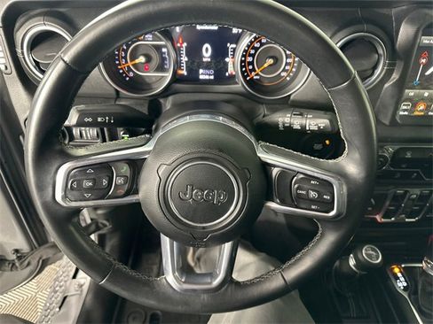 Used 2018 Jeep Wrangler Unlimited Sahara image 27