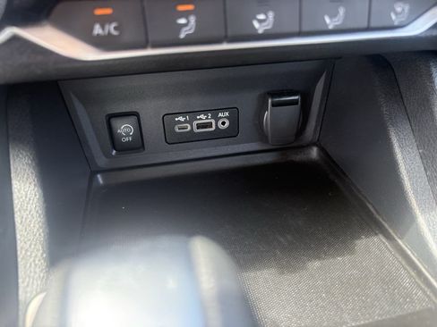 Used 2025 Nissan Sentra SV FWD image 25