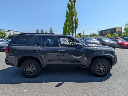 Used 2025 Toyota 4Runner SR5 AWD/4WD image 2