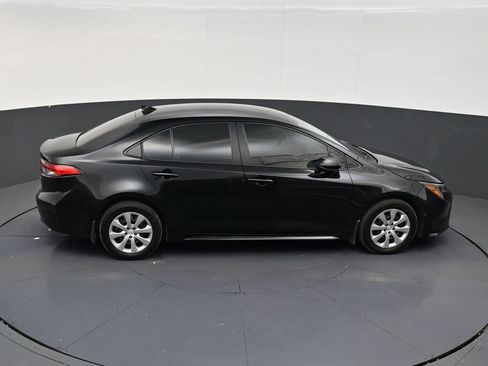 Used 2025 Toyota Corolla LE FWD image 17