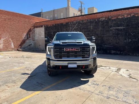 Used 2025 GMC Sierra 2500 AT4 w/ AT4 Premium Plus Package AWD/4WD image 2