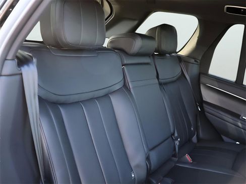 New 2026 Land Rover Range Rover SE image 12