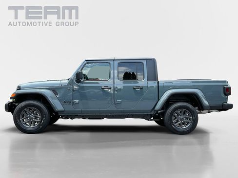 New 2025 Jeep Gladiator Sport AWD/4WD image 4