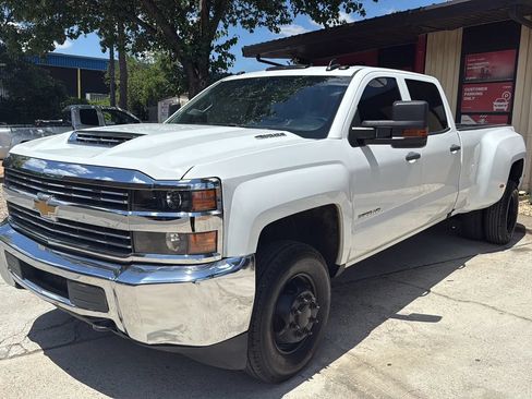 Used 2018 Chevrolet Silverado 3500 W/T w/ WT Convenience Package AWD/4WD image 3
