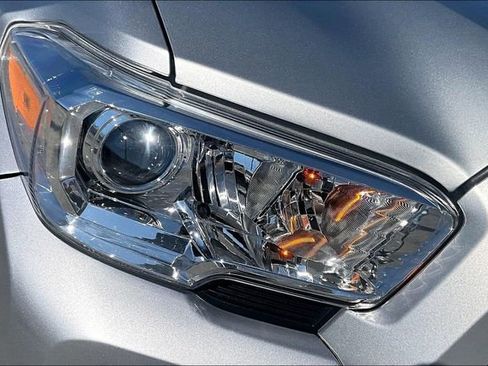 Used 2021 Toyota Tacoma SR w/ SR Convenience Package RWD image 27