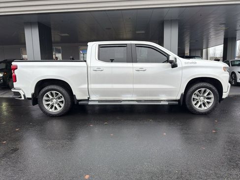 Used 2021 Chevrolet Silverado 1500 High Country w/ Technology Package image 3