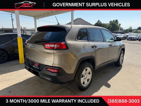 Used 2017 Jeep Cherokee Sport w/ Trailer Tow Group AWD/4WD image 6