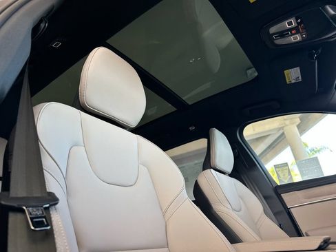 New 2026 Volvo XC90 T8 Plus w/ Protection Package Premier AWD/4WD image 17