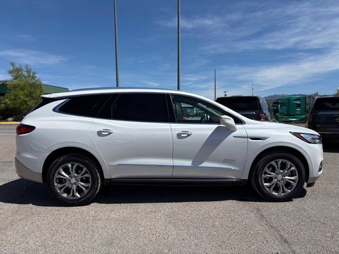 Used 2019 Buick Enclave Avenir w/ Avenir Technology Package AWD/4WD image 2