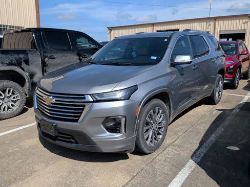 Used 2023 Chevrolet Traverse Premier w/ LPO, Floor Liner Package FWD image 3