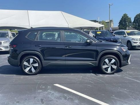 Used 2025 Volkswagen Taos S AWD/4WD image 8