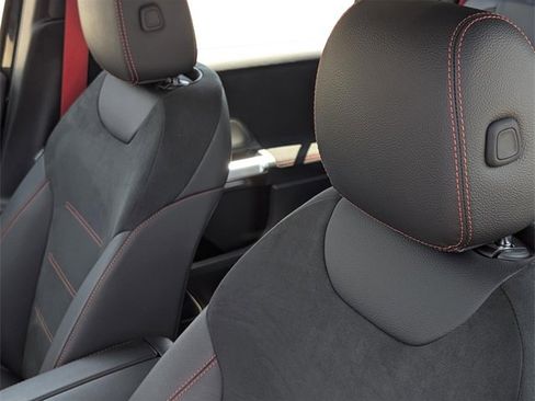 Certified 2025 Mercedes-Benz GLB 35 AMG 4MATIC image 30