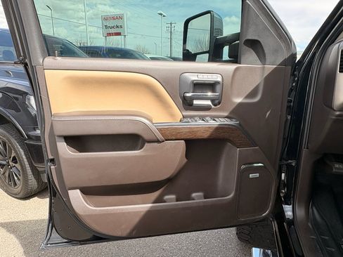 Used 2018 GMC Sierra 3500 Denali image 13