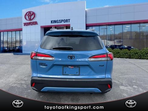 Used 2026 Toyota Corolla Cross XLE w/ Black Badges Package (TMS) image 4
