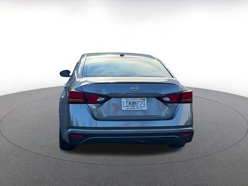 Used 2025 Nissan Altima 2.5 SV image 12