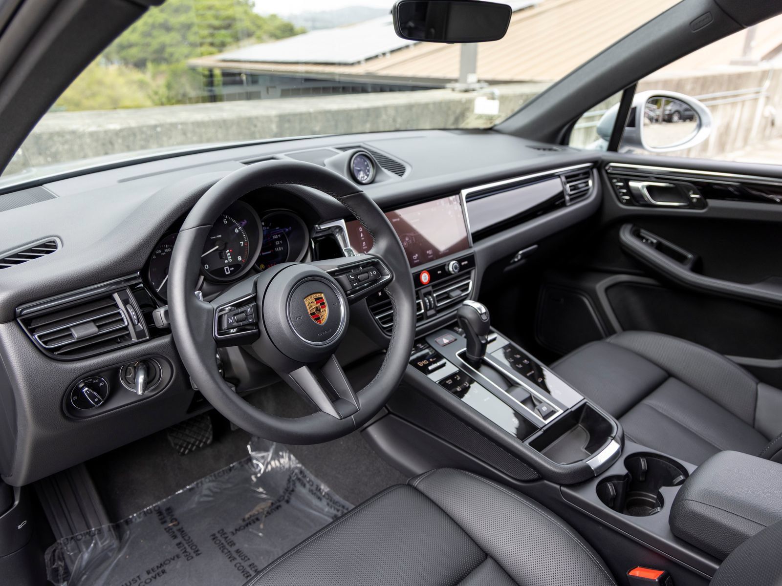 Used 2026 Porsche Macan AWD/4WD image 4