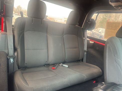 Used 2018 Jeep Wrangler Sport image 15