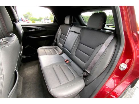 Used 2022 Chevrolet TrailBlazer RS w/ Technology Package FWD image 24