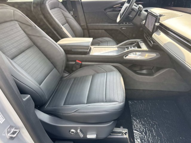New 2026 Lincoln Nautilus Reserve AWD/4WD image 9