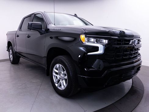 Used 2025 Chevrolet Silverado 1500 RST AWD/4WD image 13