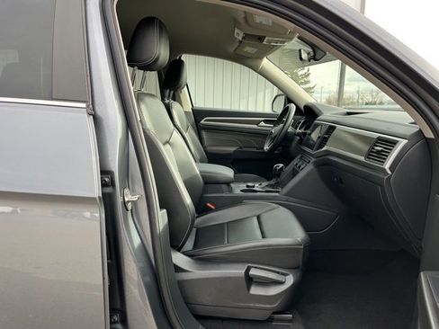 Used 2021 Volkswagen Atlas SE image 30