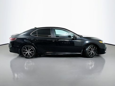 Used 2021 Toyota Camry SE FWD image 8