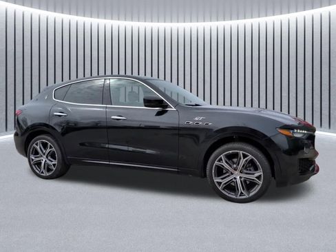 Used 2023 Maserati Levante GT AWD/4WD image 3