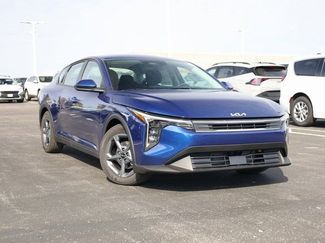 New 2025 Kia K4 LXS video 2