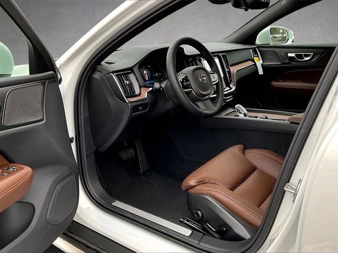 New 2026 Volvo V60 B5 Cross Country Ultra w/ Climate Package image 7
