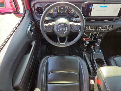 Used 2024 Jeep Wrangler Unlimited Rubicon AWD/4WD image 18