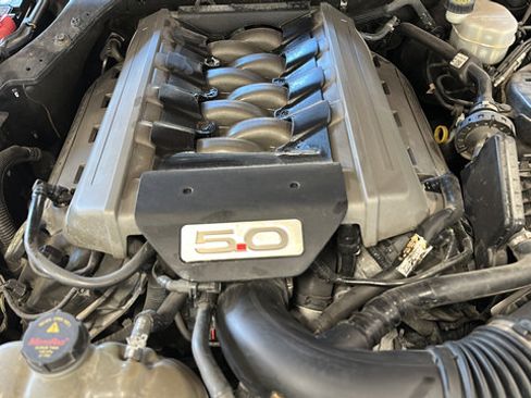 Used 2017 Ford Mustang GT Premium w/ Equipment Group 401A RWD image 25