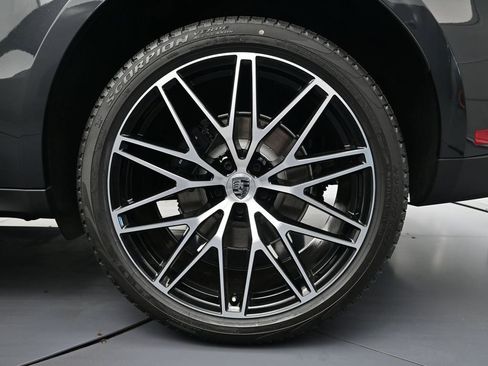 Used 2026 Porsche Macan AWD/4WD image 26