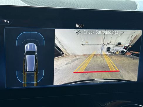 Used 2024 Mercedes-Benz GLB 250 image 19