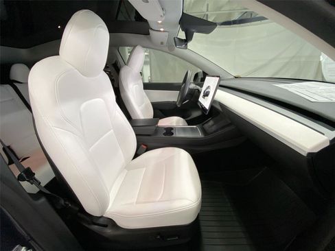 Used 2022 Tesla Model Y Performance image 30