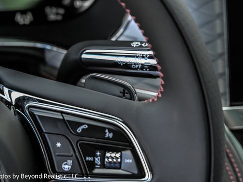 Used 2025 Bentley Flying Spur Plug-In Hybrid AWD/4WD image 42