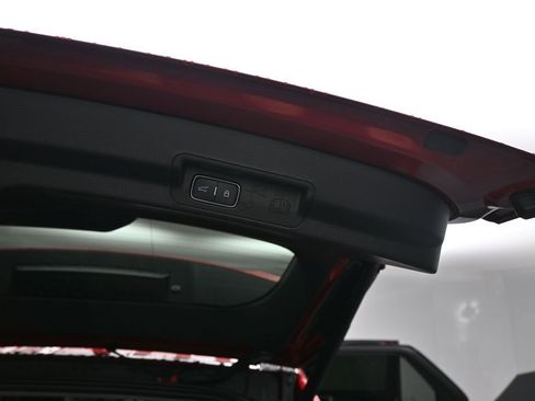 Used 2024 Ford Explorer XLT image 24